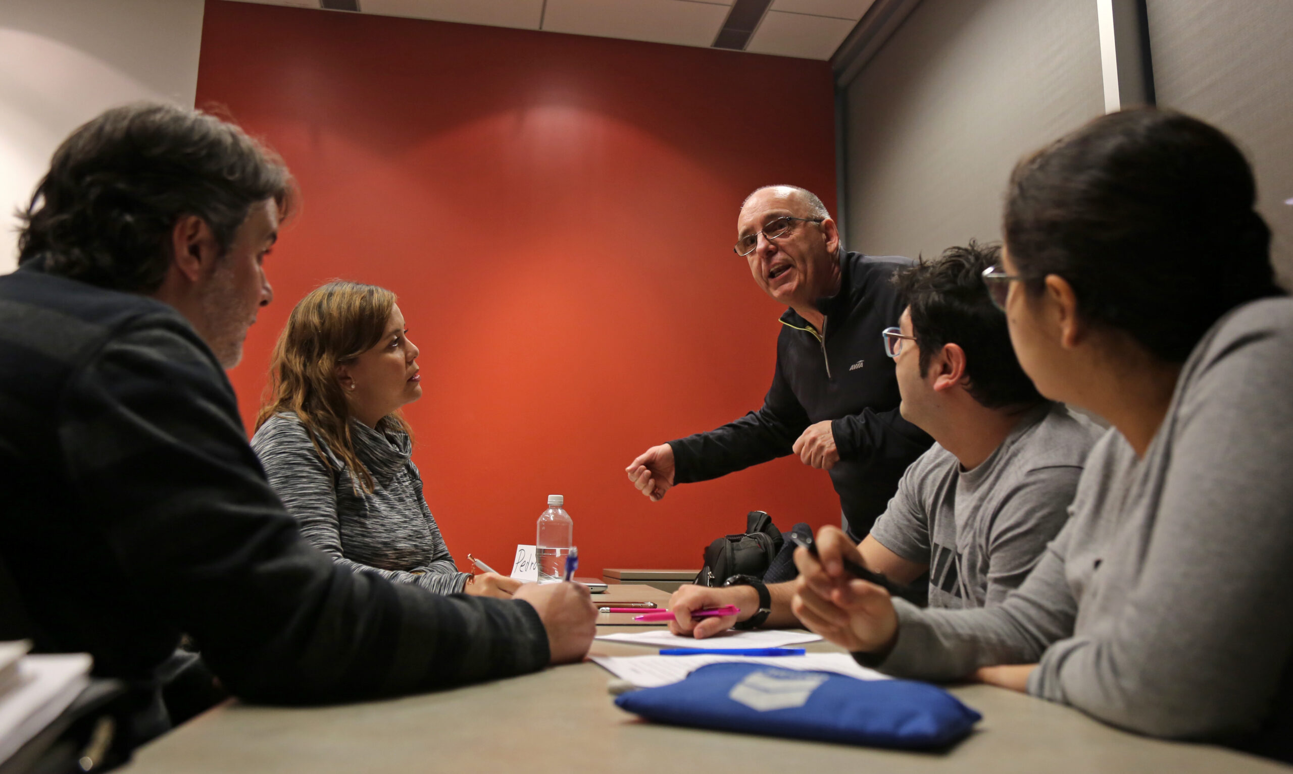 Ateliers de conversation française : bénévoles recherchés